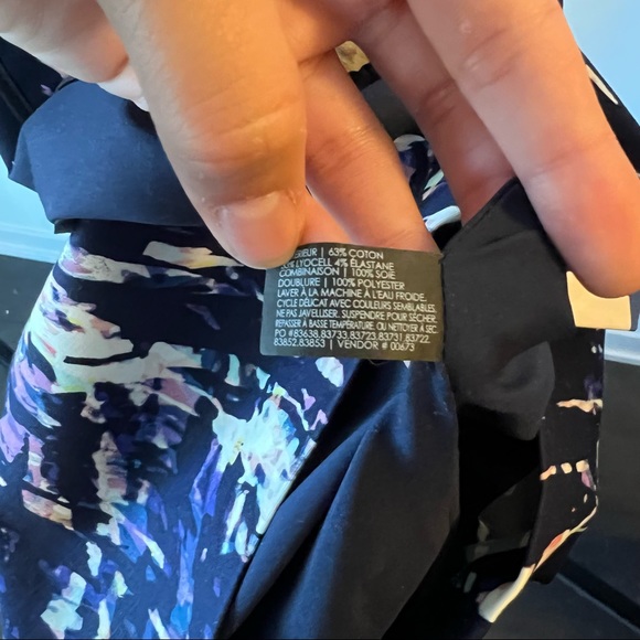 Club Monaco Pencil Skirt | Piping, back slit | Navy with pattern, 4 - Picture 11 of 11